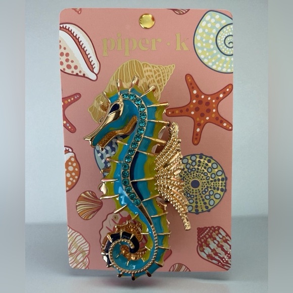 Piper K Accessories - Piper K Gorgeous whimsical Seahorse Hair Claw Clip